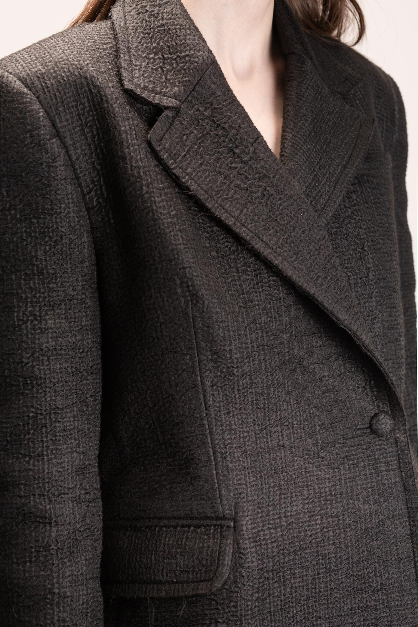 Двубортный жакет прямого силуэта