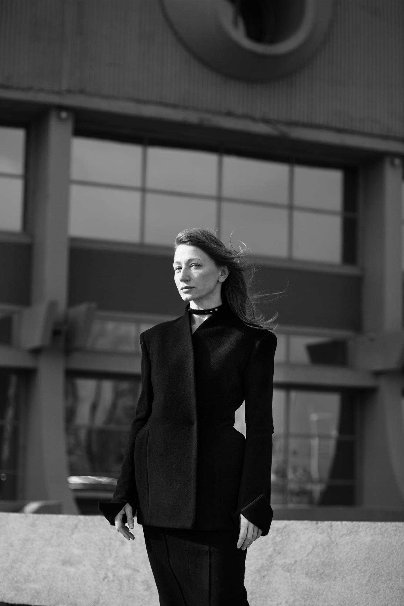 Юбка с отстрочками черная