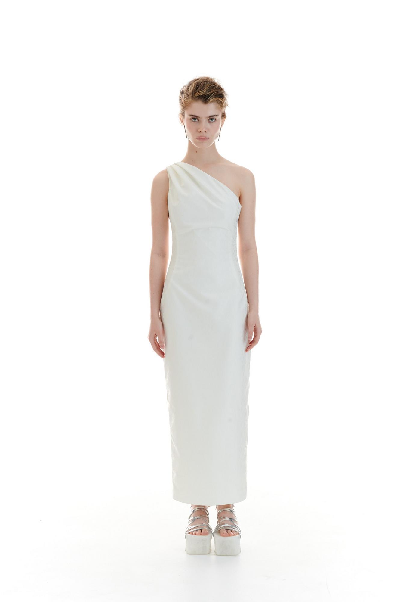 Платье на одно плечо