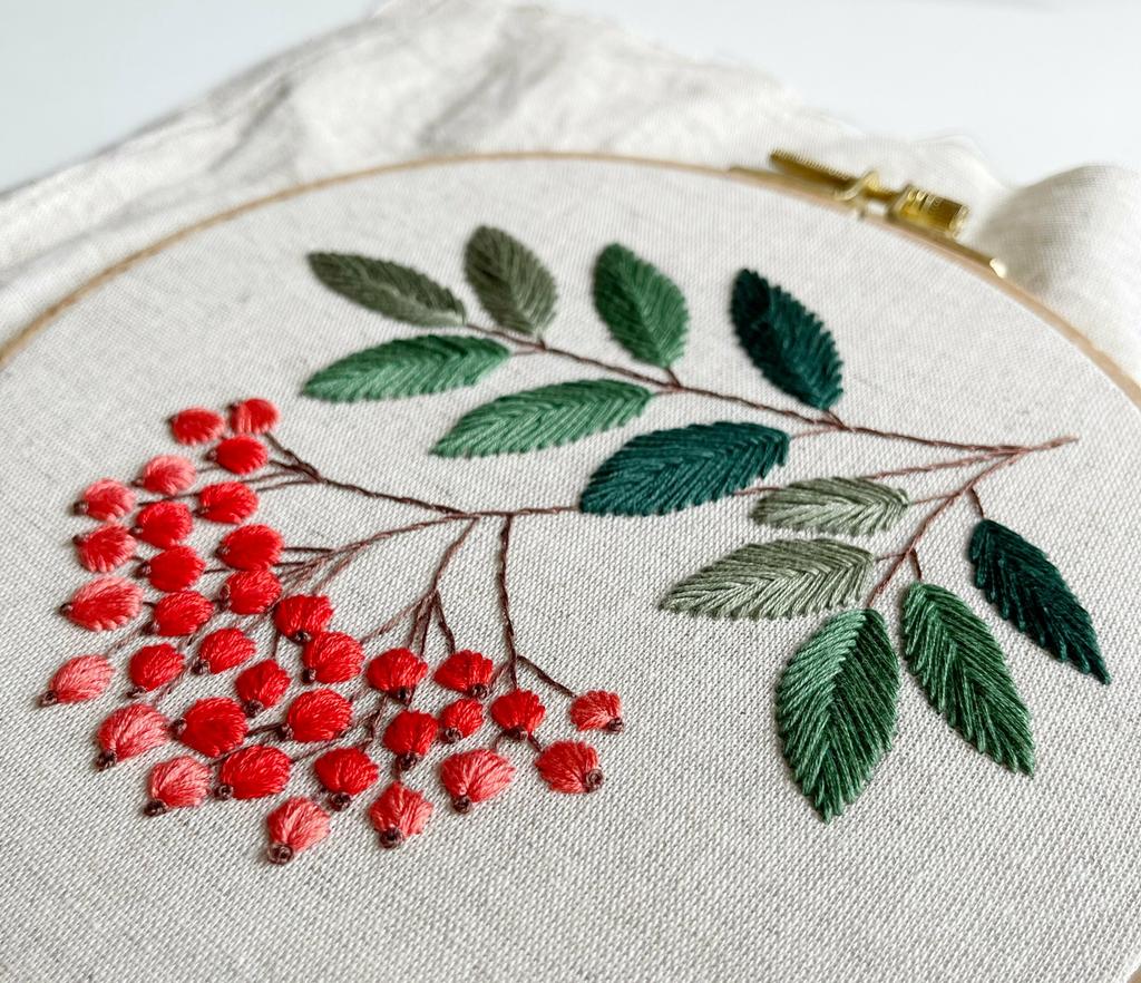 Схема для вышивки  + видеоурок "Рябина" для пялец 18 см. Уровень сложности: низкий