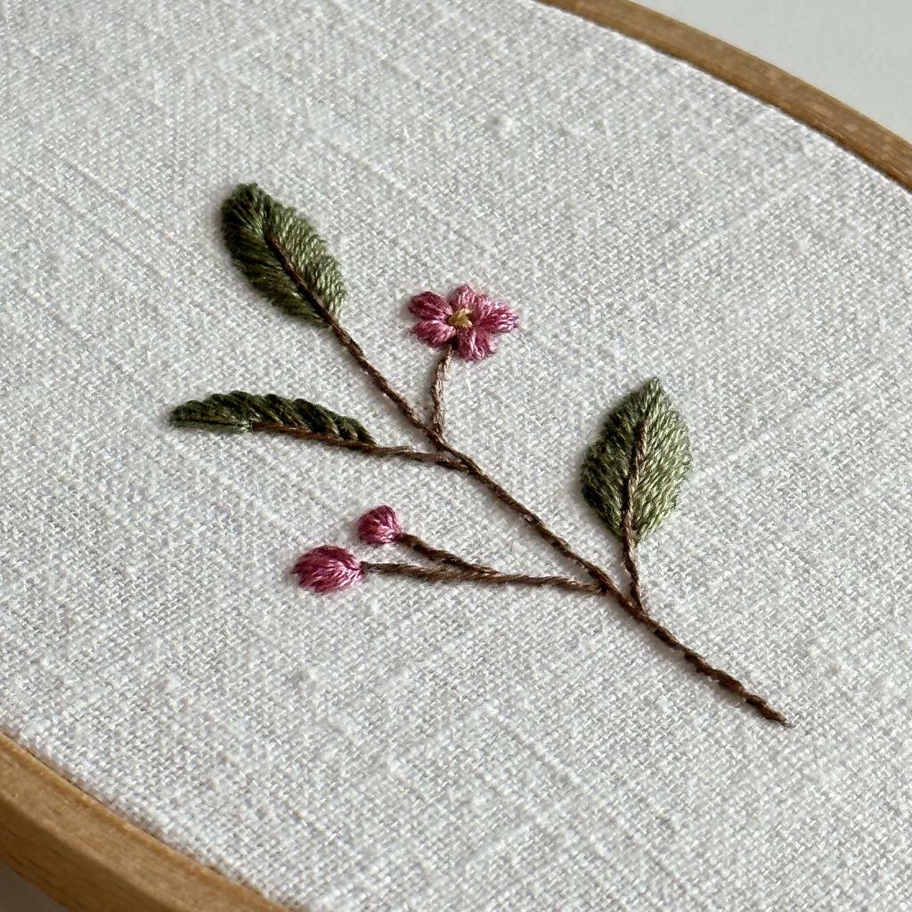 Бесплатная схема для вышивки "Цветущая веточка" + видеоурок. Уровень сложности: низкий