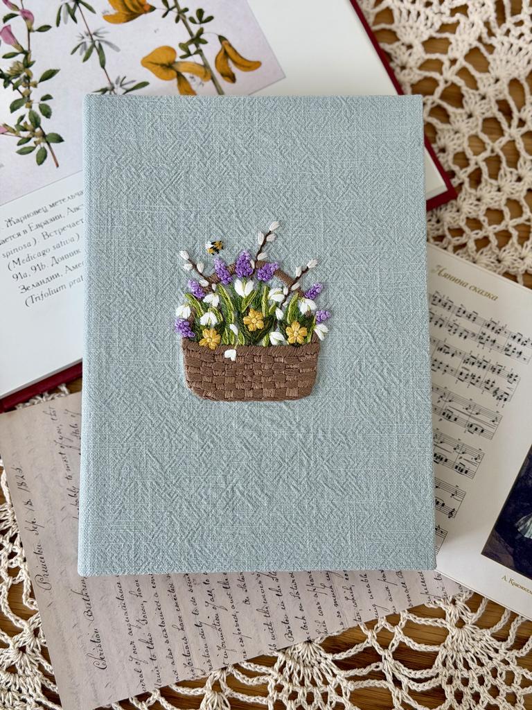 Блокнот А5 с ручной вышивкой