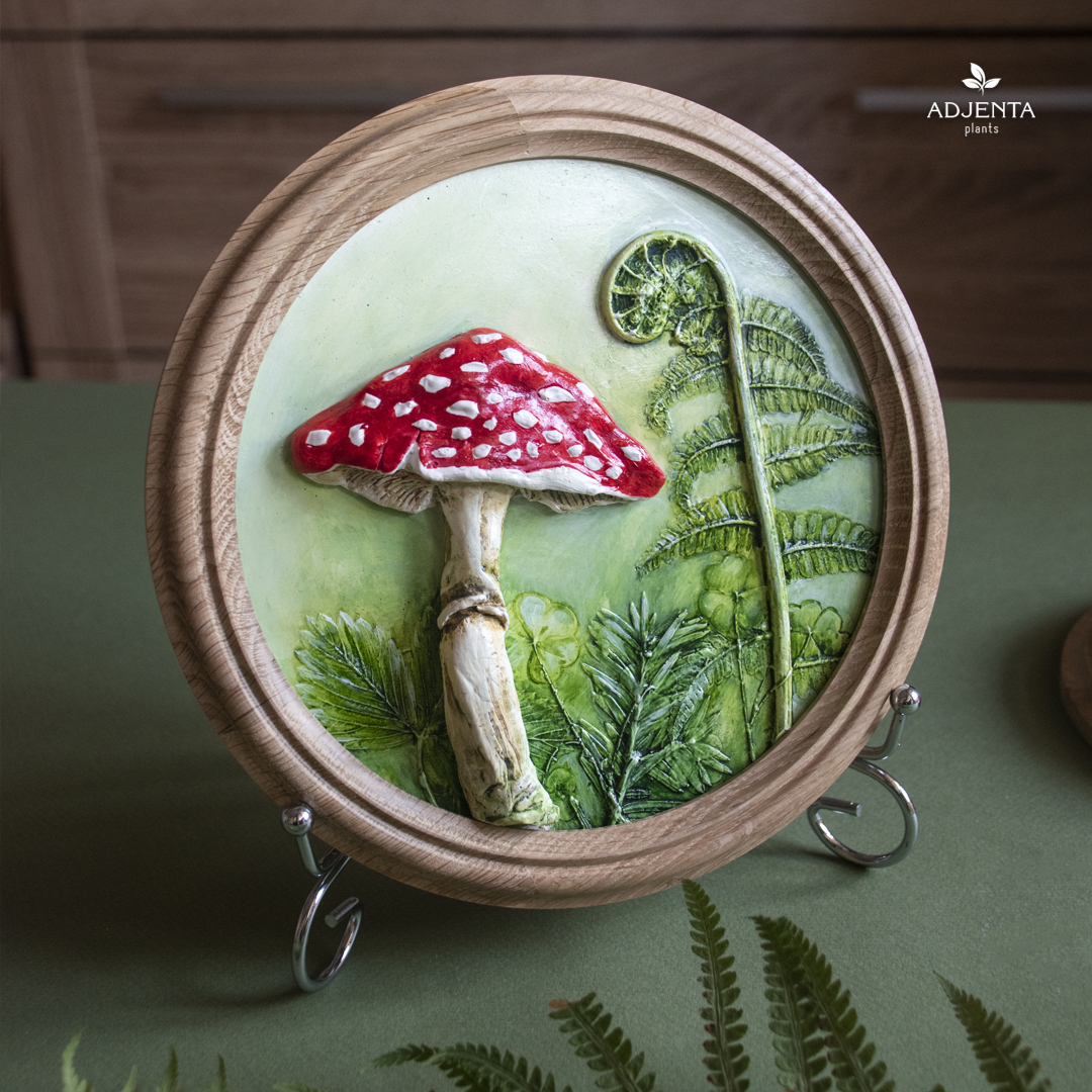 Мухомор в дубовой раме