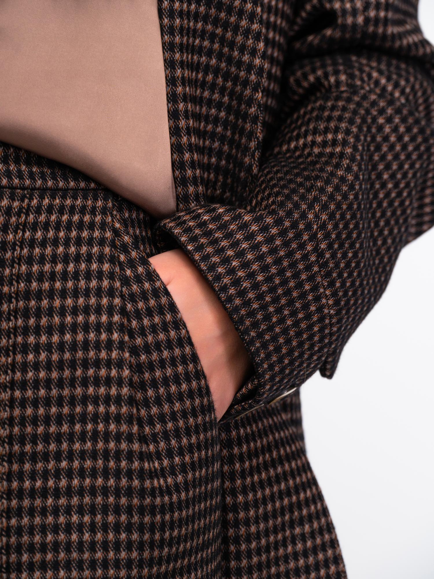 Брюки классические со стрелкой спереди