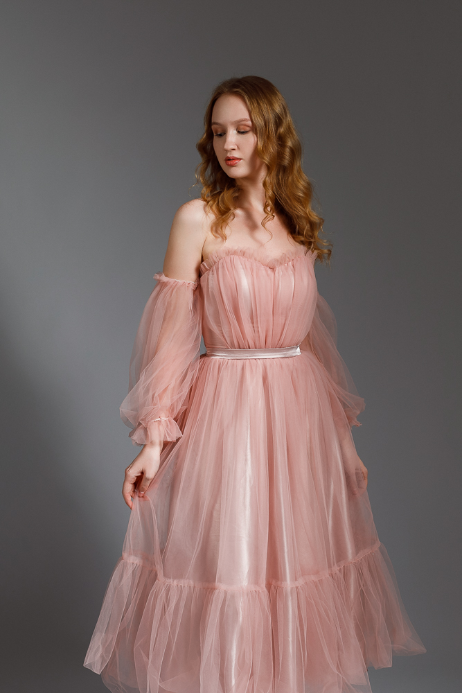 Вечернее платье "Перис" пудра миди