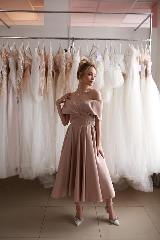 Вечернее платье миди "Одри" капучино