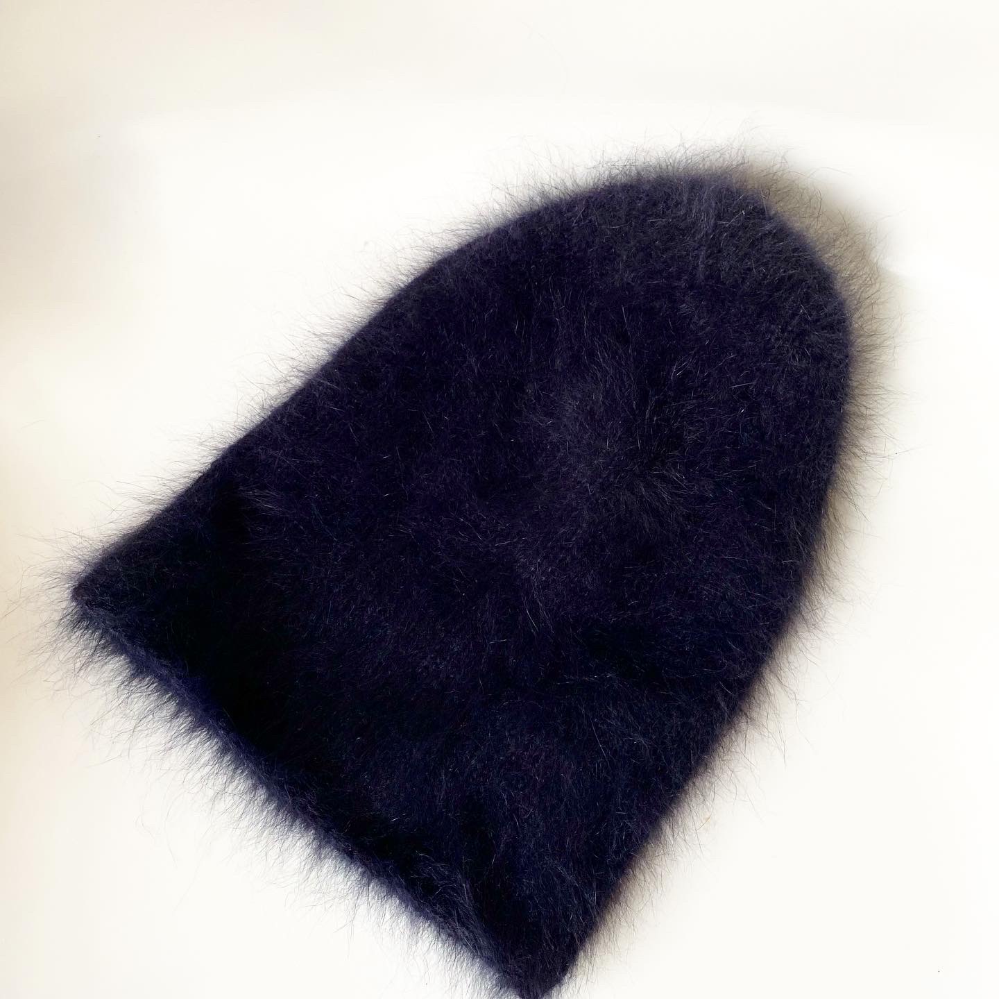 ШАПКА БАЗОВАЯ ЧЕРНАЯ ИЗ АНГОРЫ (ФРАНЦИЯ)