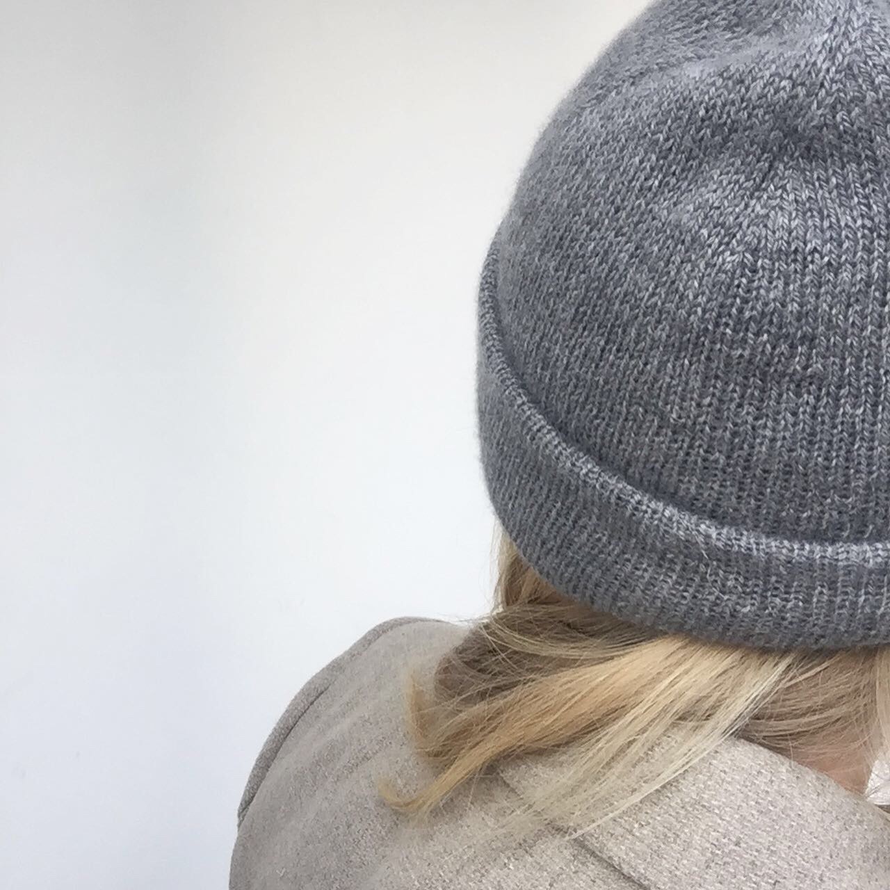 КАШЕМИРОВАЯ ДВОЙНАЯ ШАПКА СЕРЫЙ ТУМАН