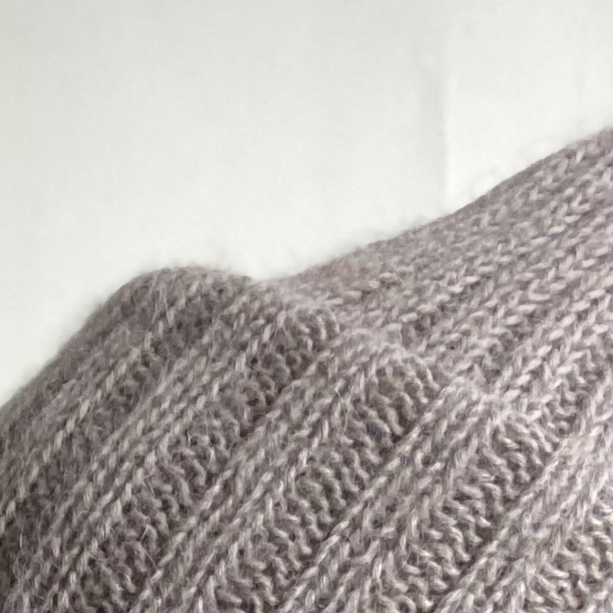 ШАПКА СОЛЬ И ПЕРЕЦ ИЗ СУРИ АЛЬПАКИ, СУПЕРКИДМОХЕРА И МЕРИНОСА С ОТВОРОТОМ