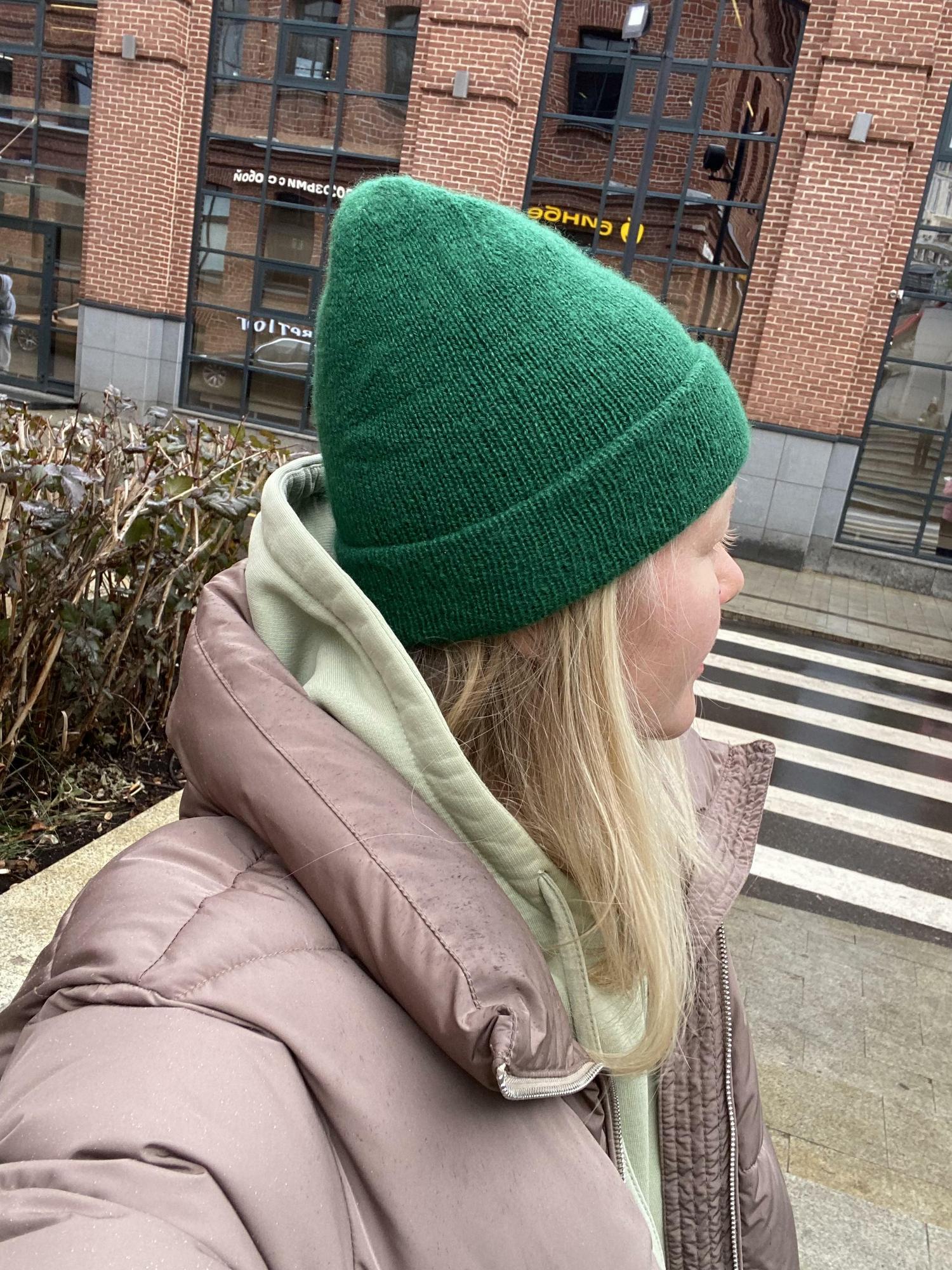 КАШЕМИРОВАЯ ДВОЙНАЯ ШАПКА С ОТВОРОТОМ, ФРАНЦУЗСКАЯ ЗЕЛЕНЬ