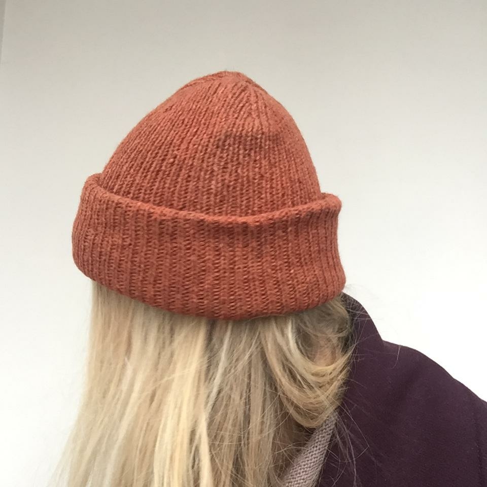 ШАПКА ЗОЛОТАЯ КОРИЦА ИЗ АУТЕНТИЧНОЙ ШОТЛАНДСКОЙ ШЕРСТИ ЯГНЯТ