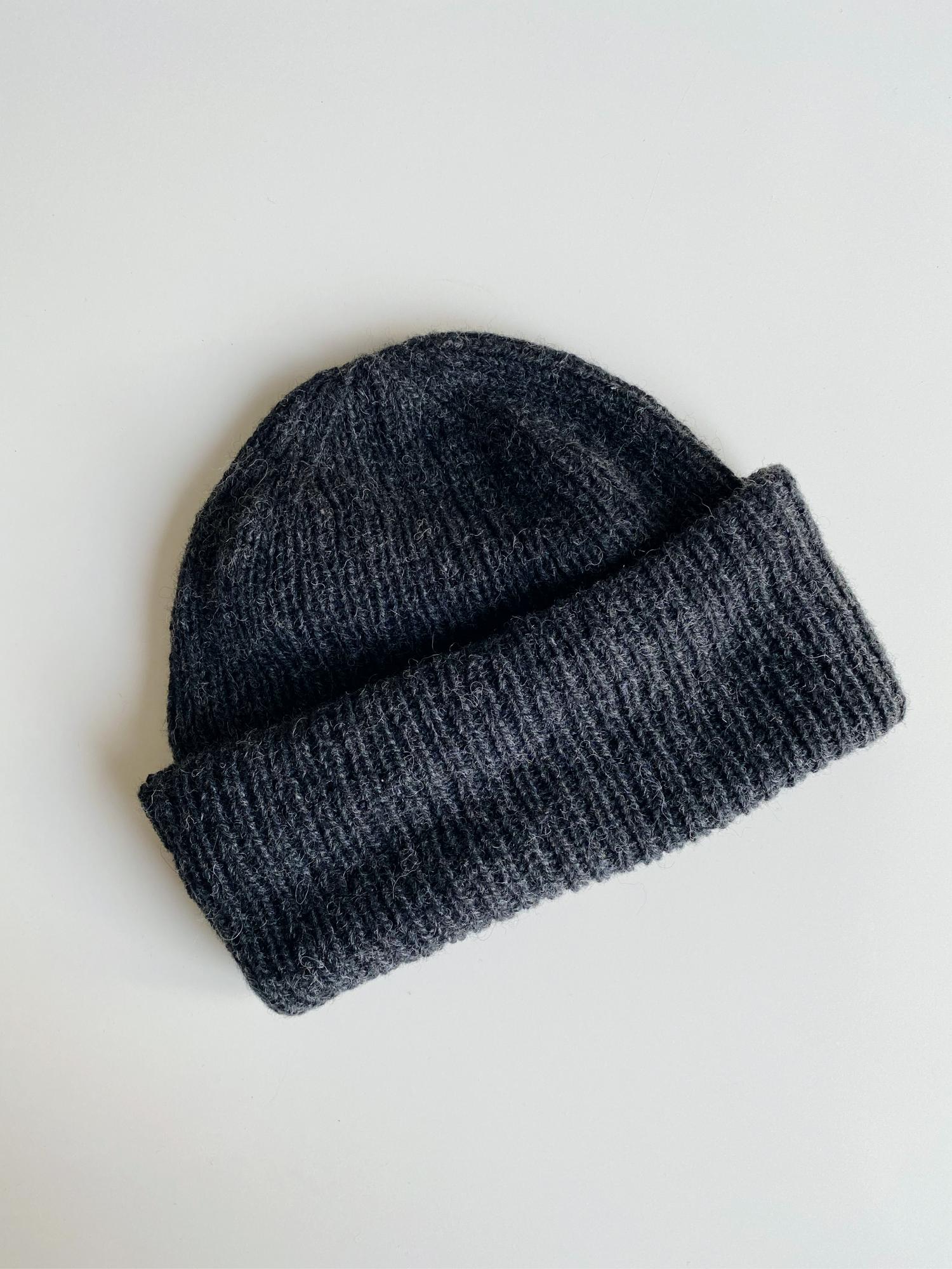 ШАПКА МУЖСКАЯ HIPSTER ГРАФИТ ИЗ АУТЕНТИЧНОЙ ШОТЛАНДСКОЙ ШЕРСТИ ЯГНЯТ