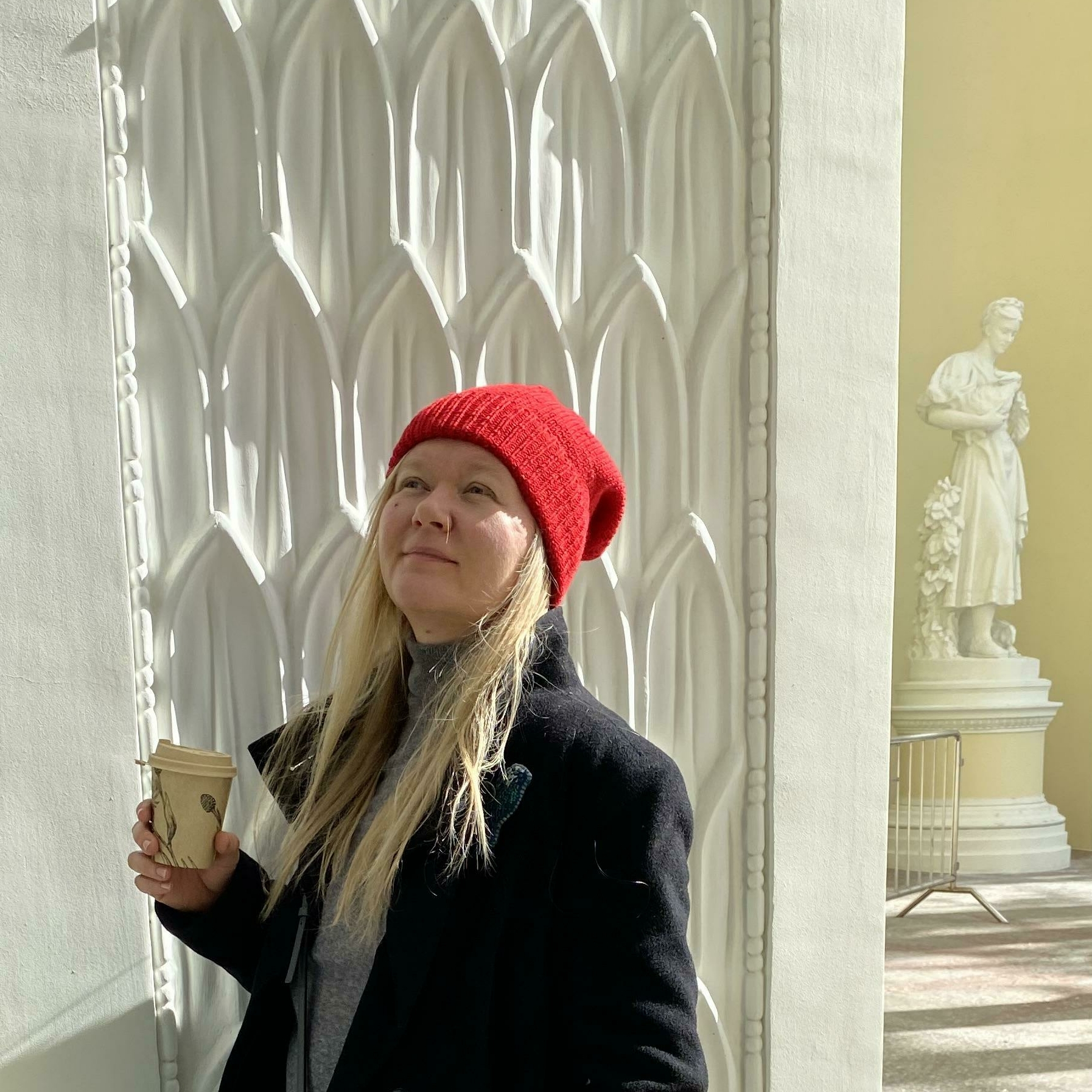 ШАПКА КРАСНАЯ С ОТВОРОТОМ МЕРИНОС