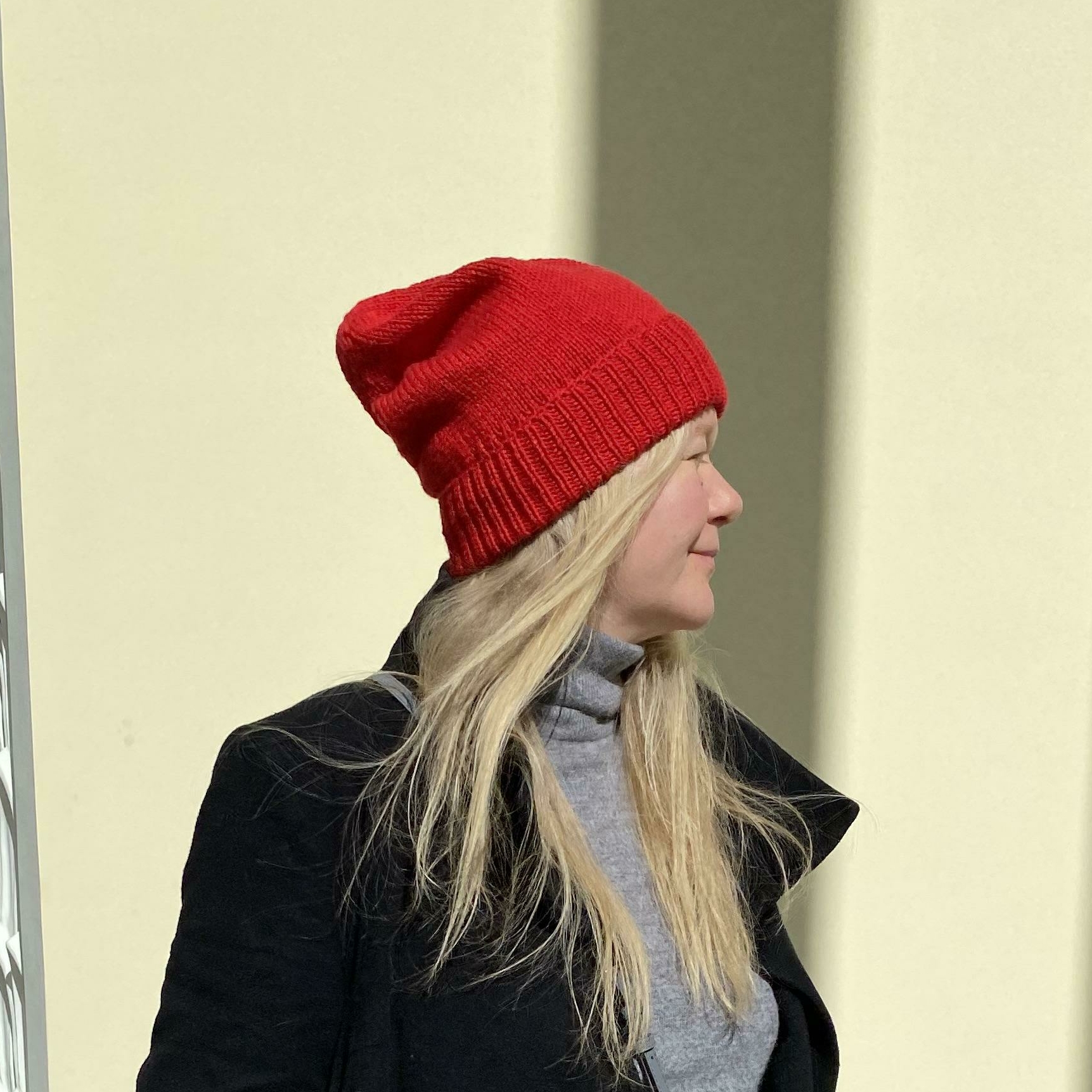 ШАПКА КРАСНАЯ С ОТВОРОТОМ МЕРИНОС