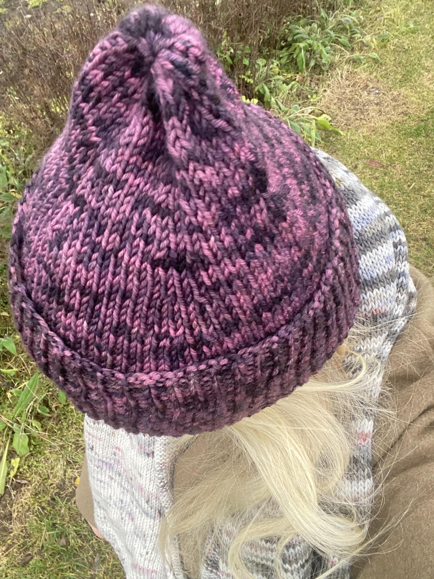 ШАПКА МАРГАРЕТ ИЗ ПРЯЖИ РУЧНОГО ОКРАШИВАНИЯ