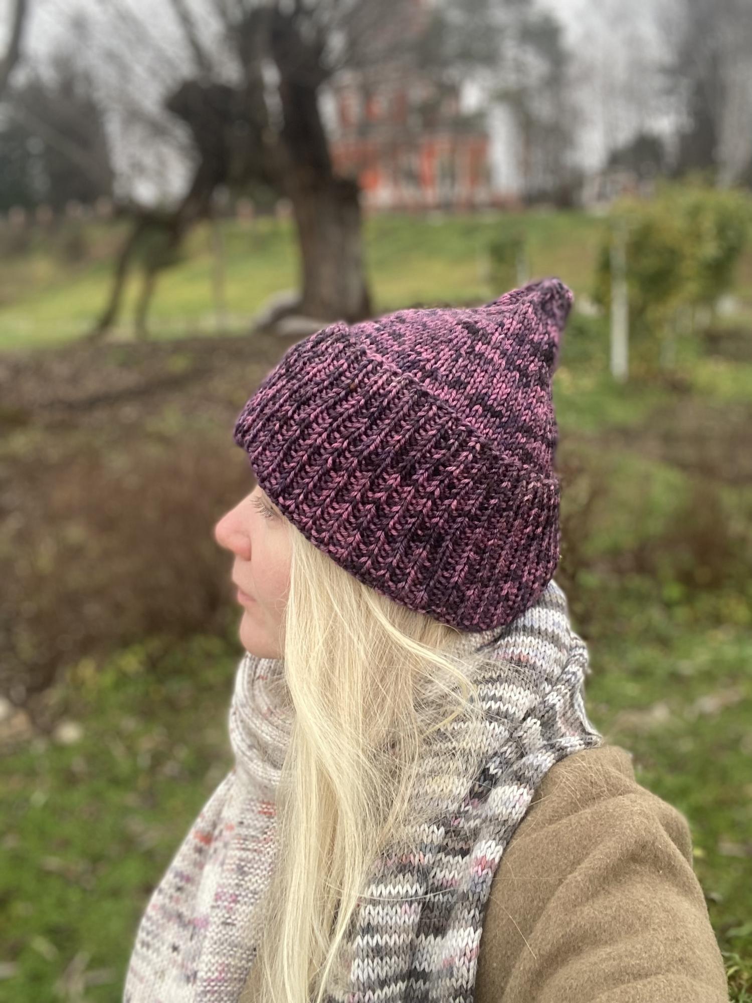 ШАПКА МАРГАРЕТ ИЗ ПРЯЖИ РУЧНОГО ОКРАШИВАНИЯ