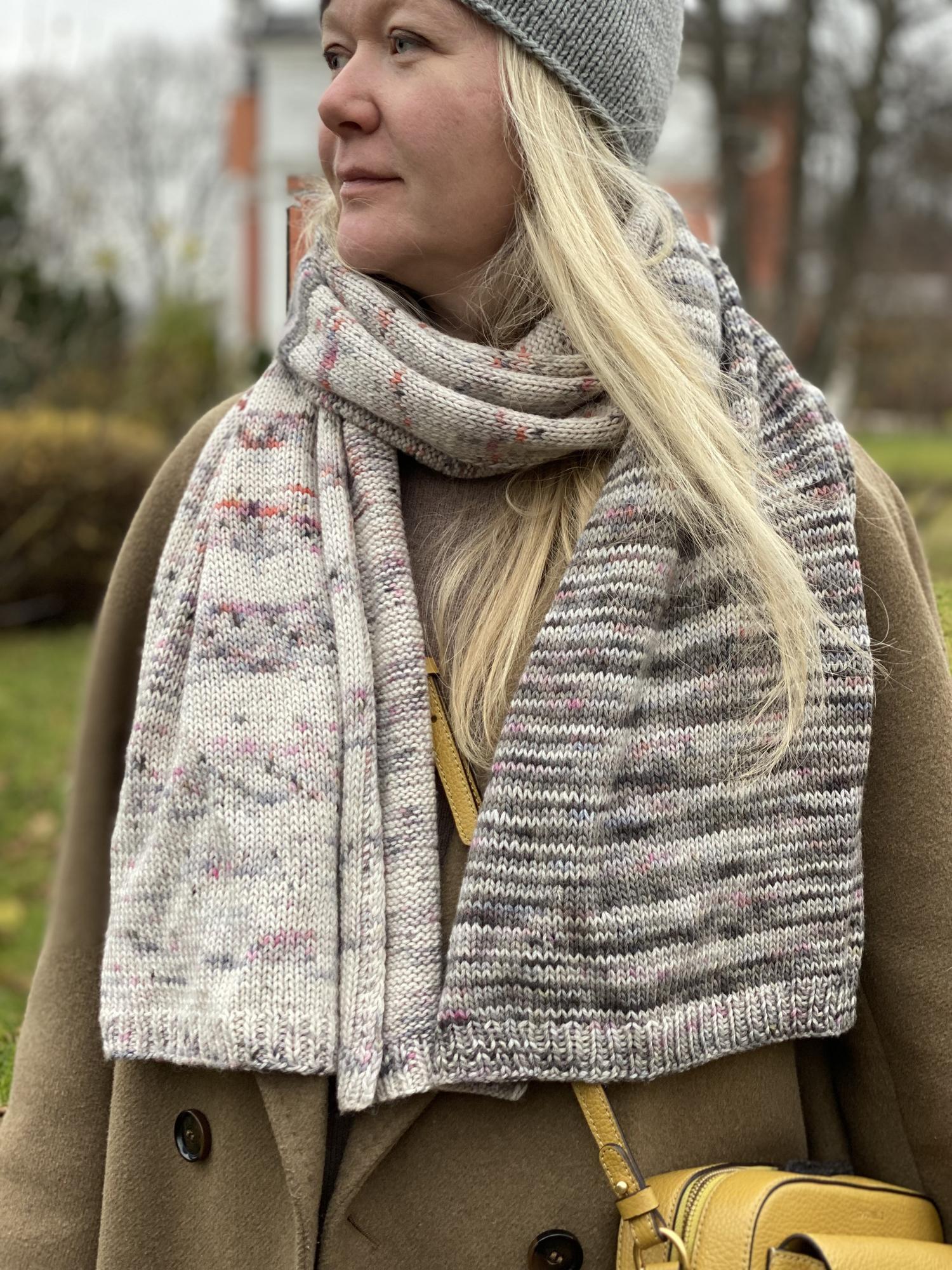 ПАЛАНТИН ЦВЕТЫ НА КАМНЯХ ИЗ МЕРИНОСА РУЧНОГО КРАШЕНИЯ