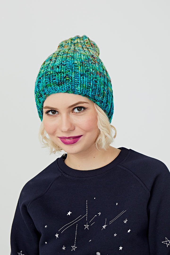 ШАПКА ДЖЕНИФЕР ИЗ ПРЯЖИ РУЧНОГО ОКРАШИВАНИЯ