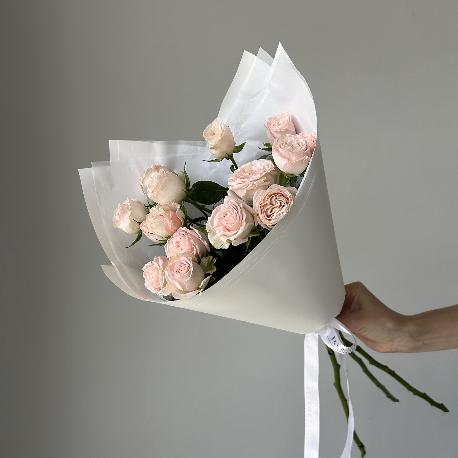 Букет кустовых пионовидных роз