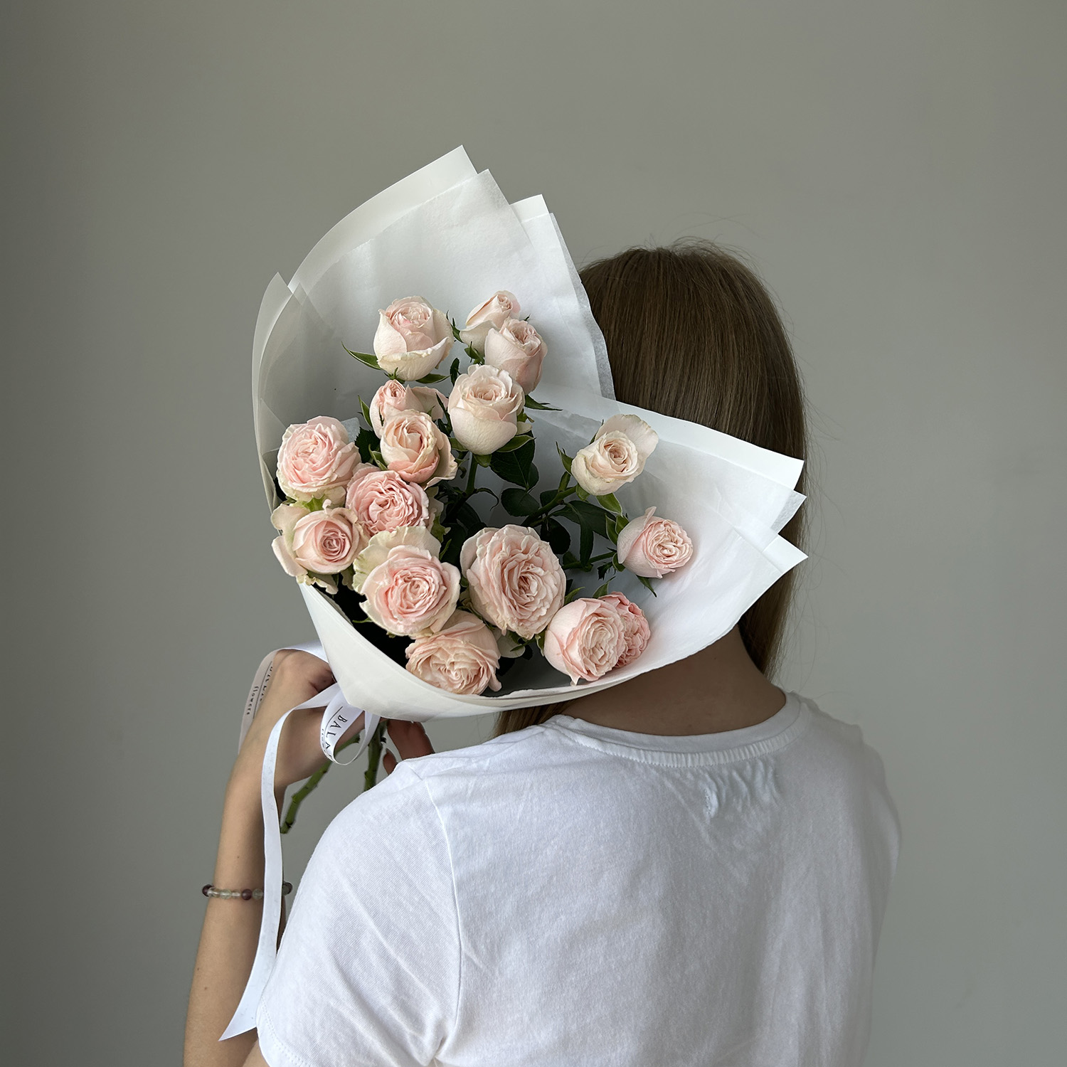 Букет кустовых пионовидных роз