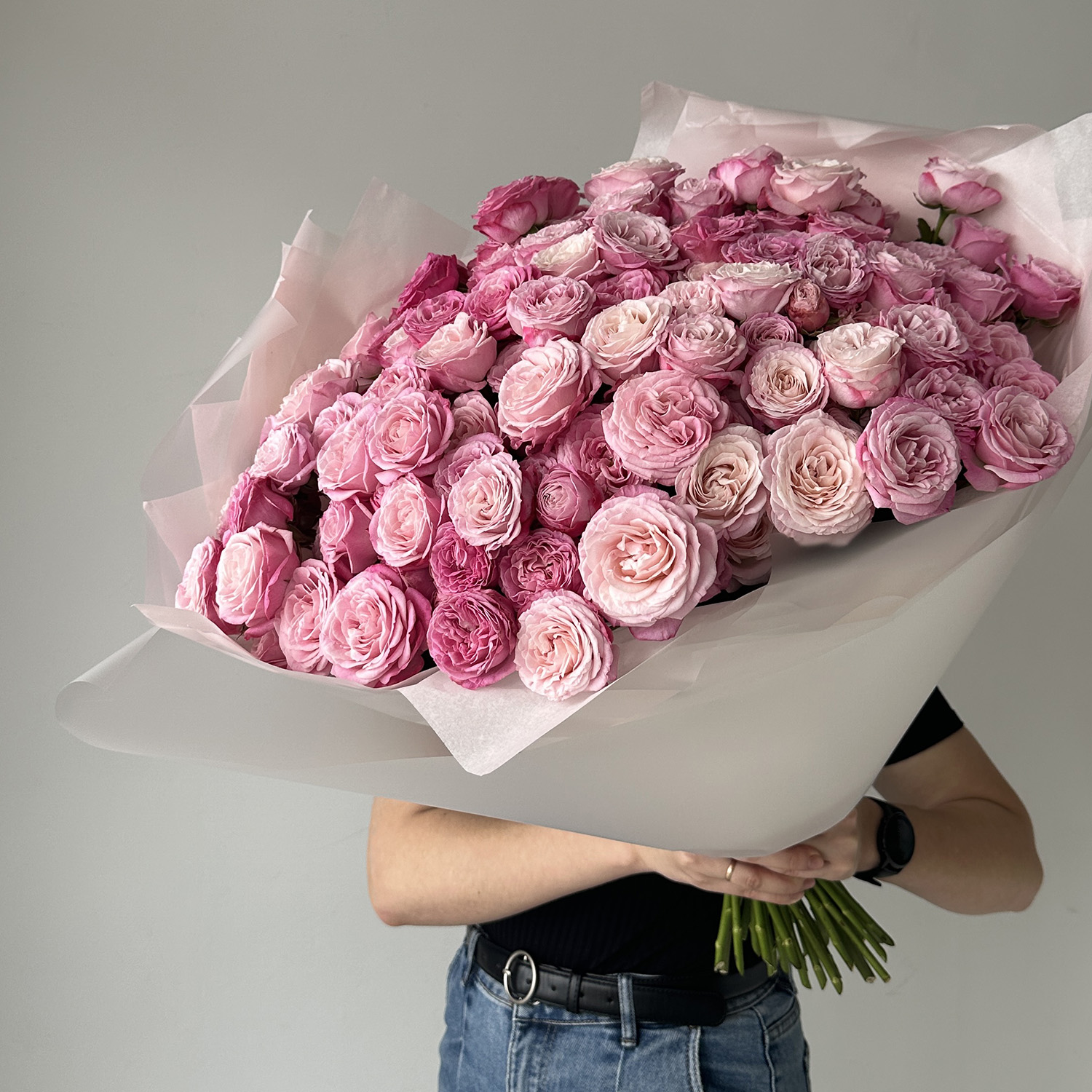 Пионовидные кустовые розы Леди Бомбастик