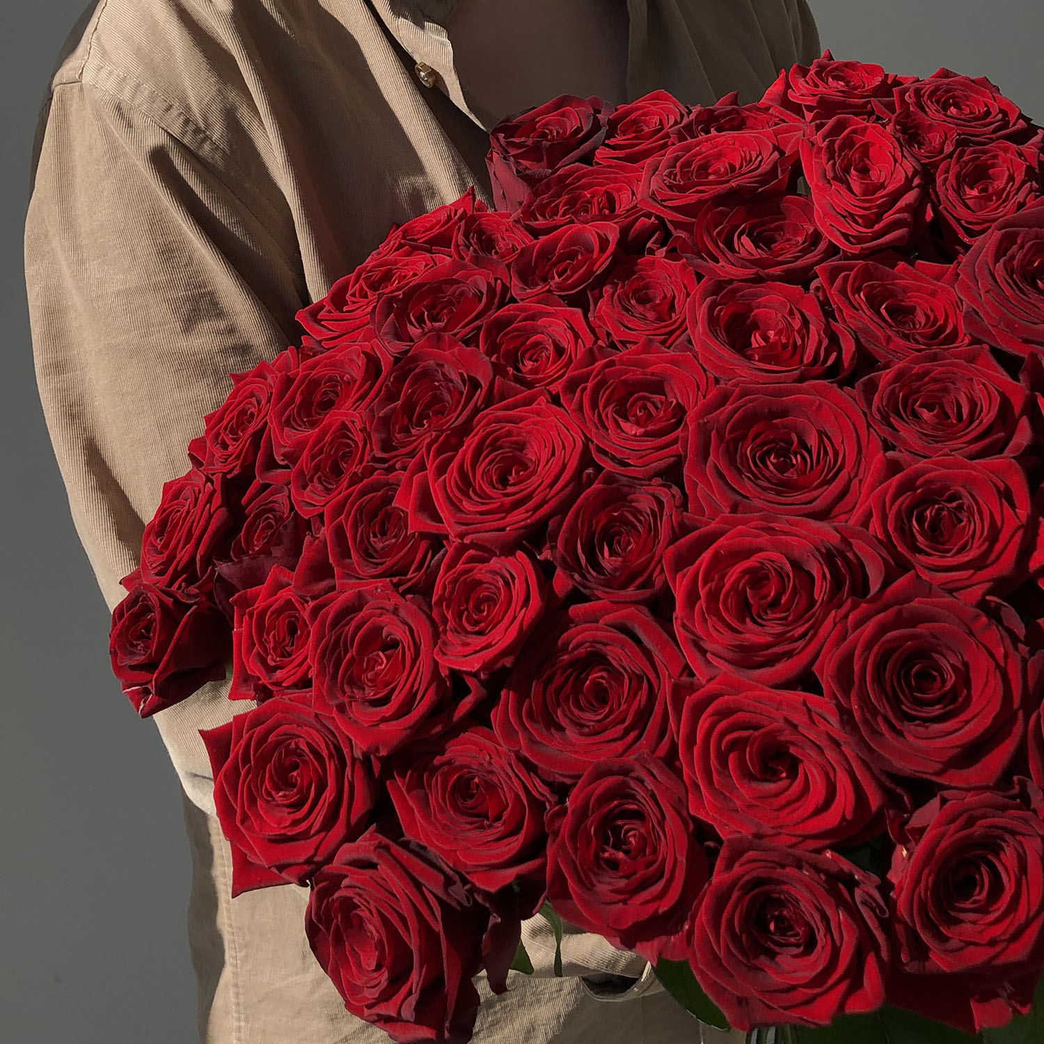 Красные премиум розы Ред Наоми 60 см