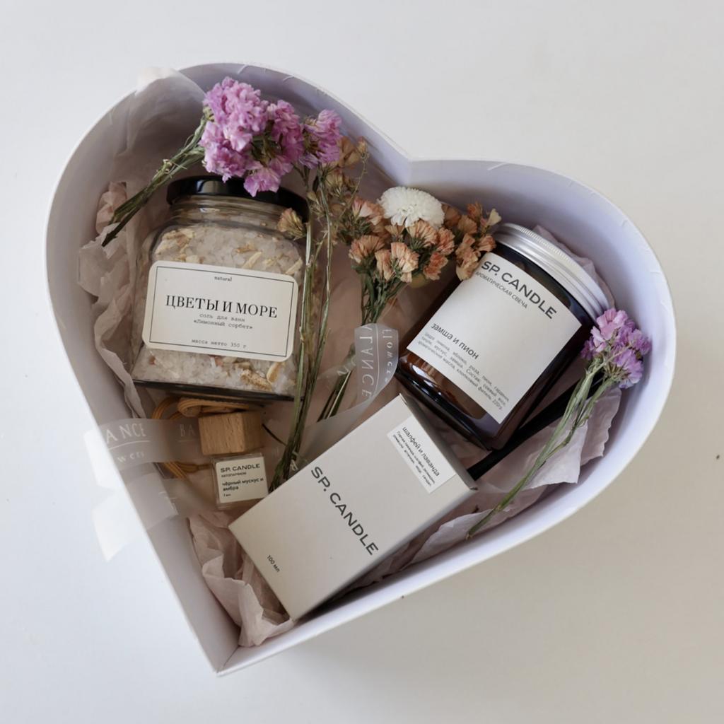 Подарочный набор с аромасвечой, диффузором и солью для ванн