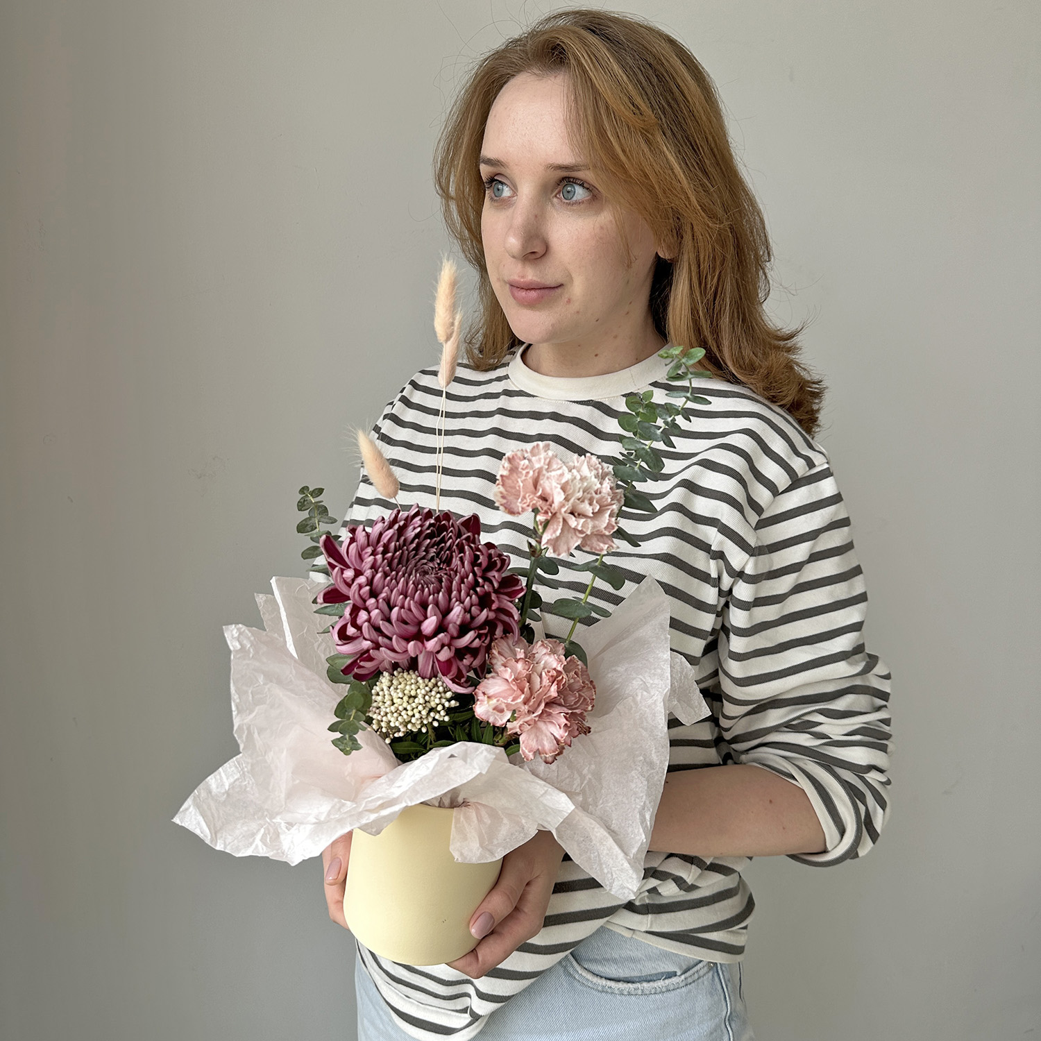 Композиция с хризантемой "Бигуди"