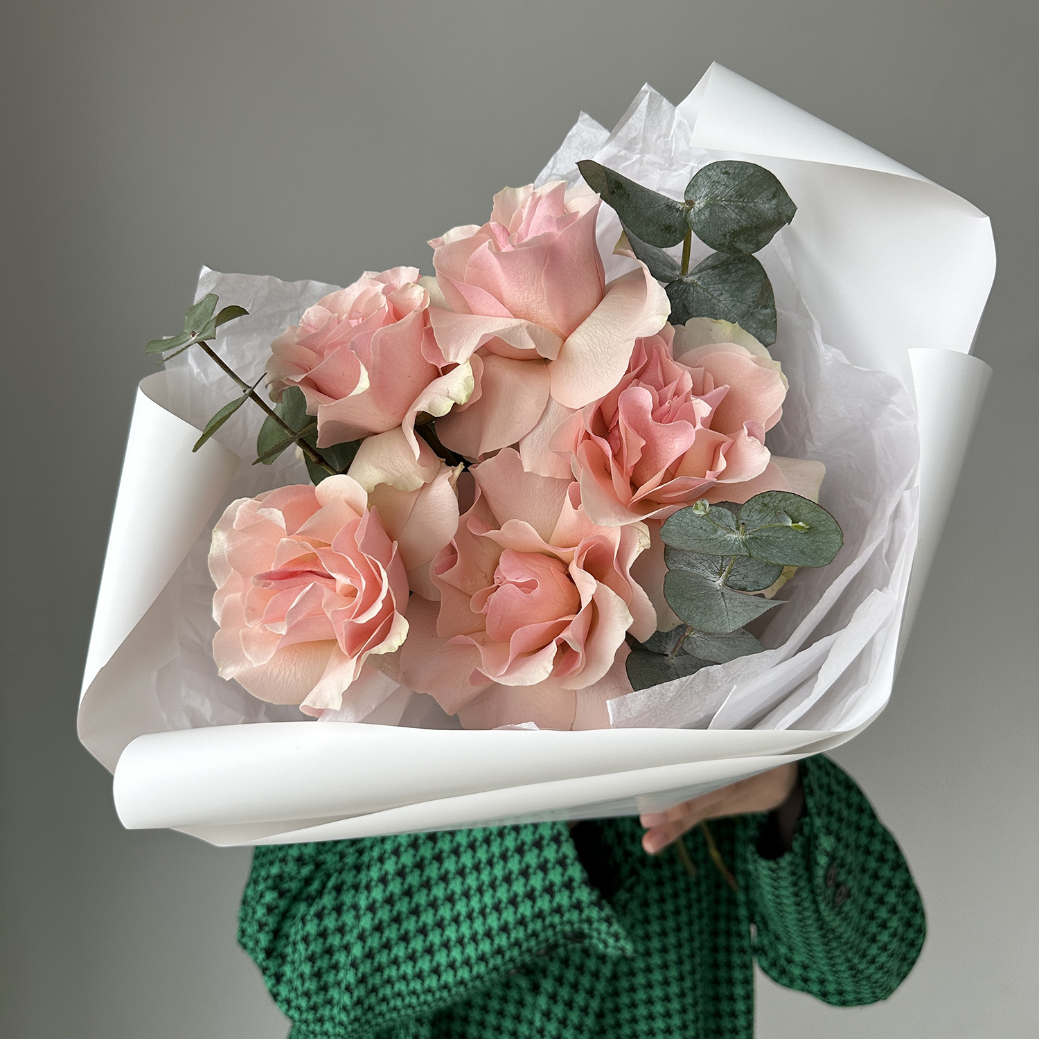 Букет 5 кружевных розовых роз