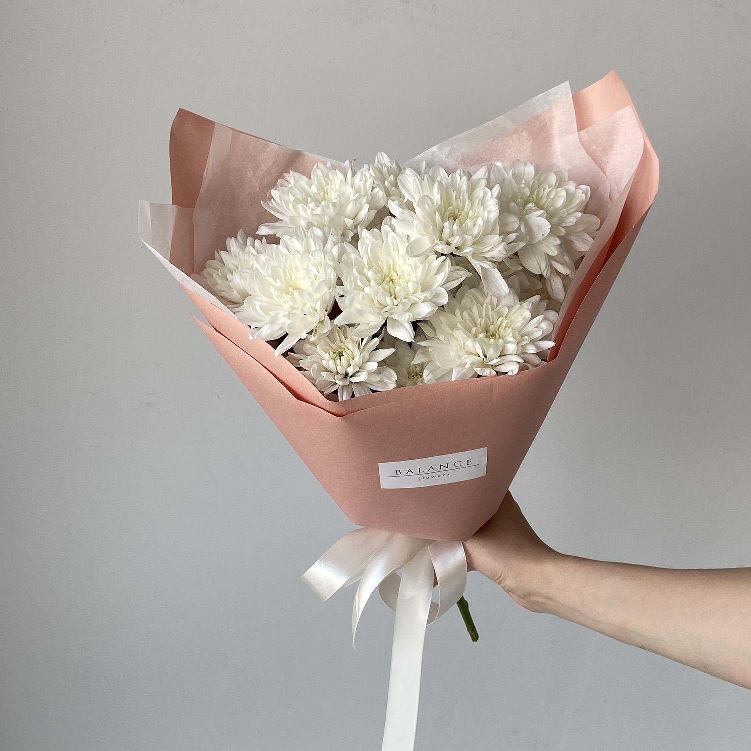 Белые кустовые хризантемы