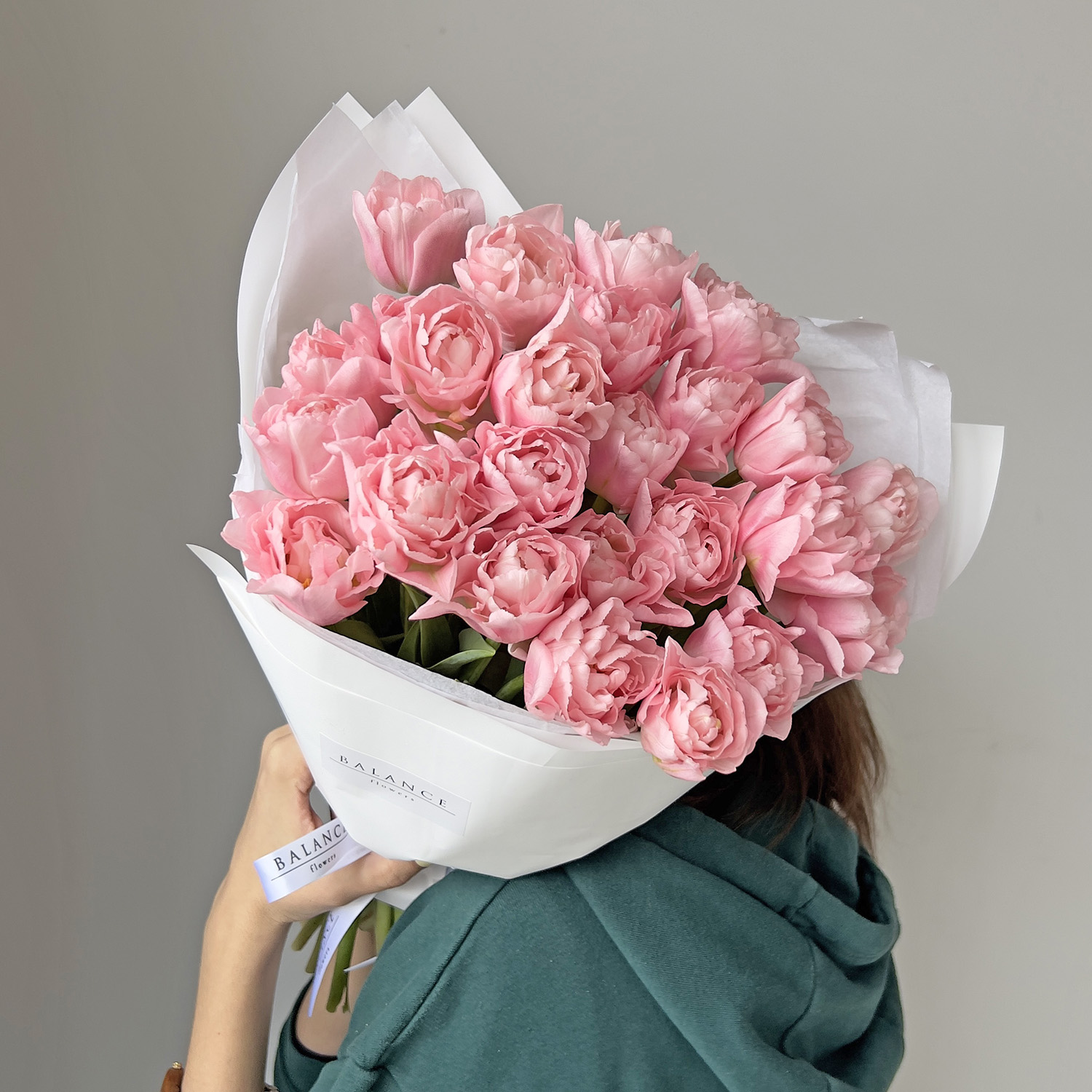 Букет нежно-розовых пионовидных тюльпанов