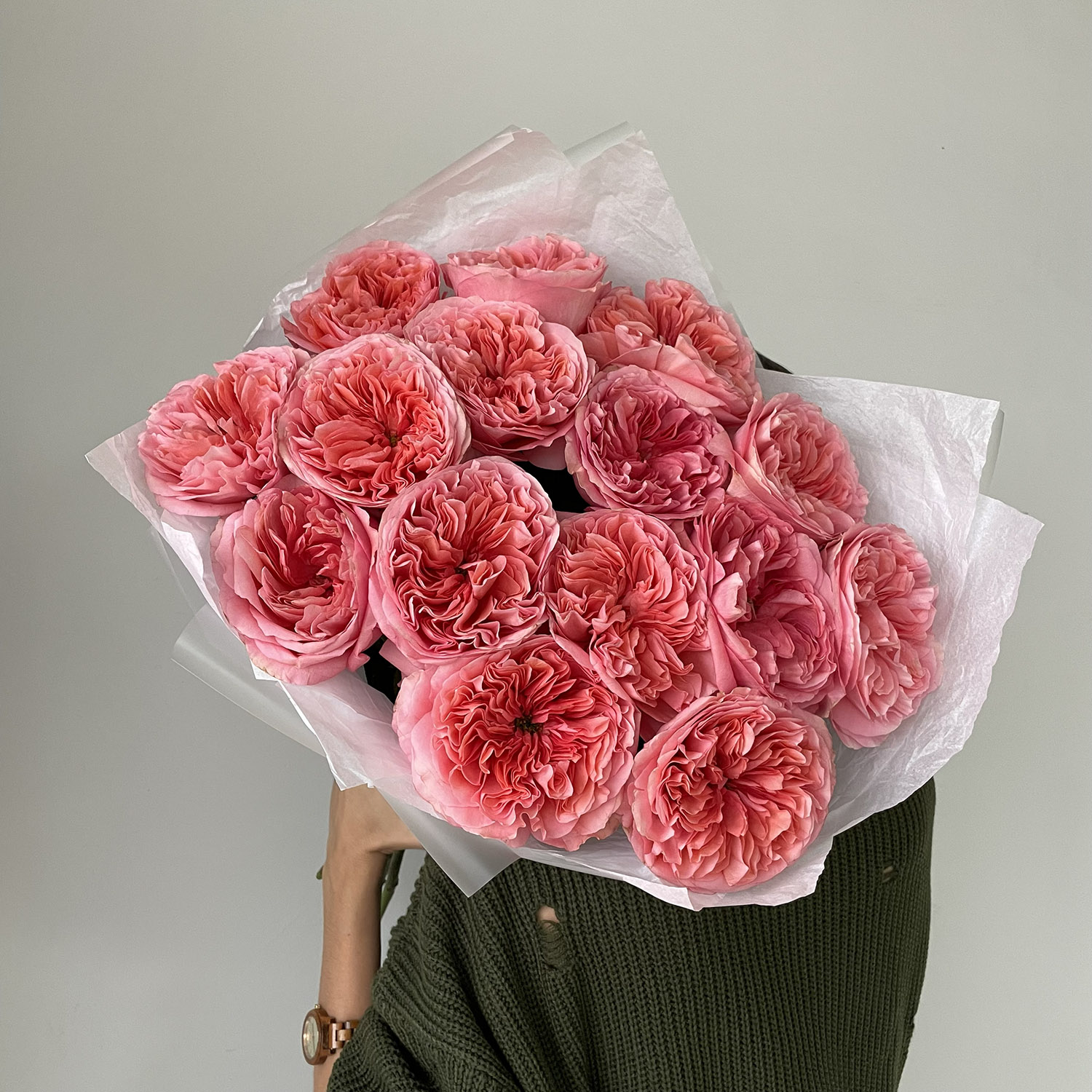 Пионовидные розы Пинк Экспрешн