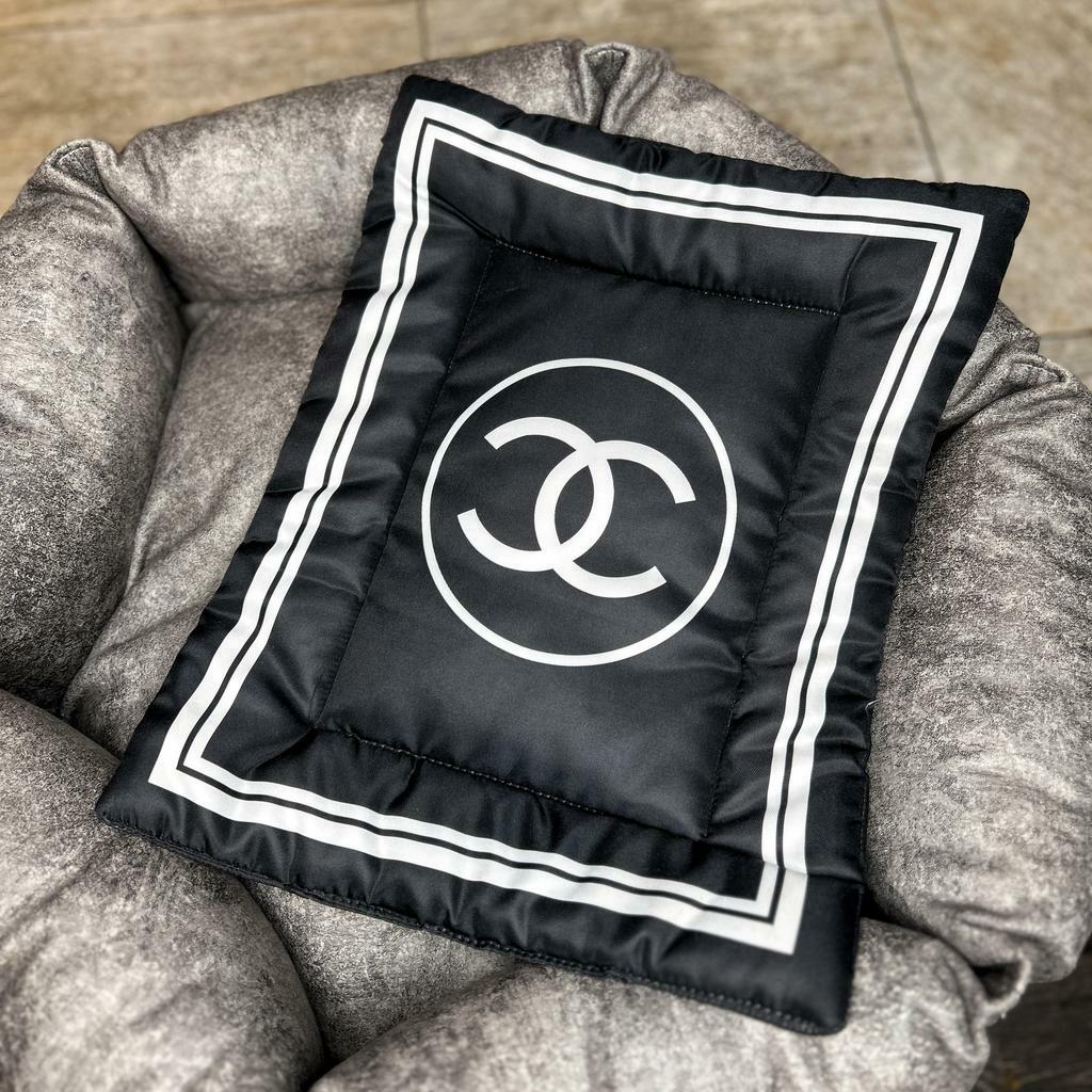Лежанка-коврик Chanel