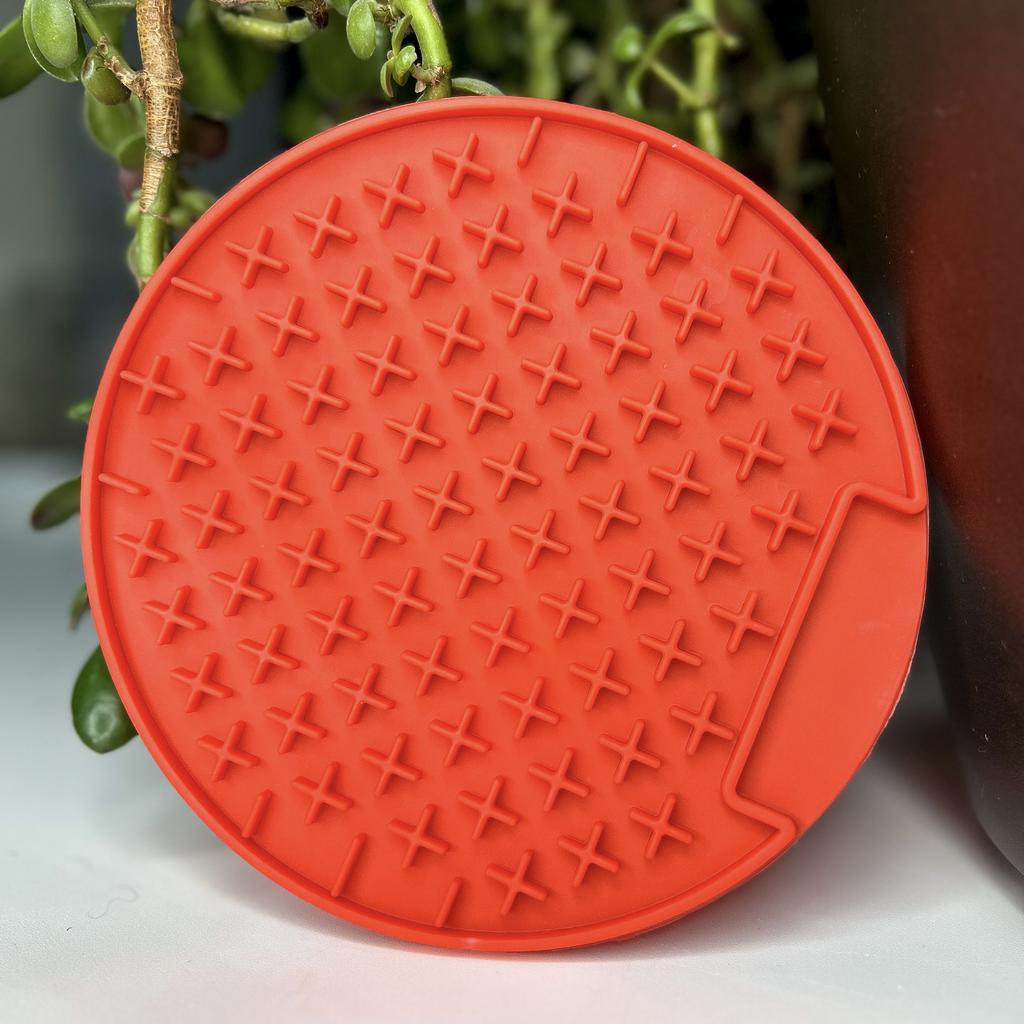 Коврик-лизалка красный