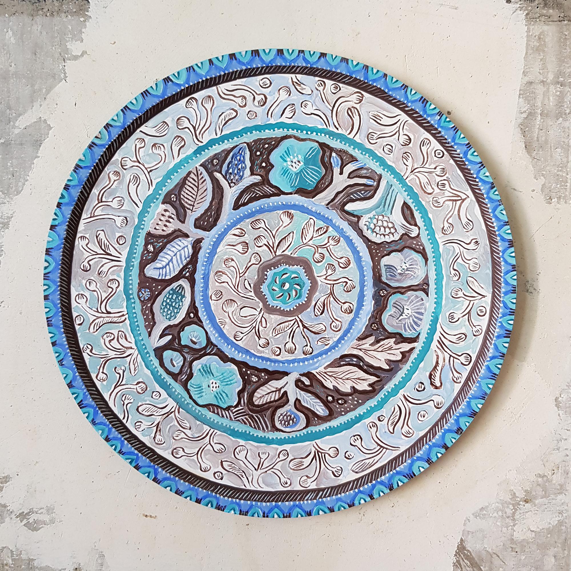 Декоративная тарелка с ручной росписью