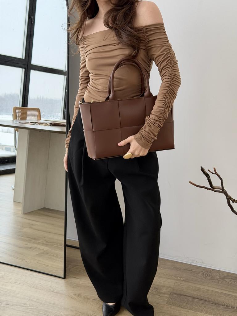 Плетеная модель под формат А4 в цвете орех