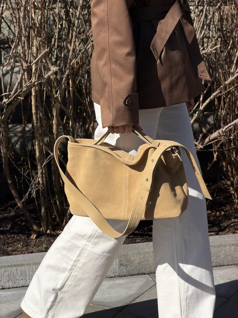 Замшевая сумка-шоппер в бежевом цвете