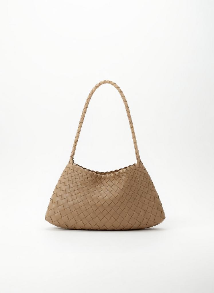 Плетеный багет в бежевом цвете