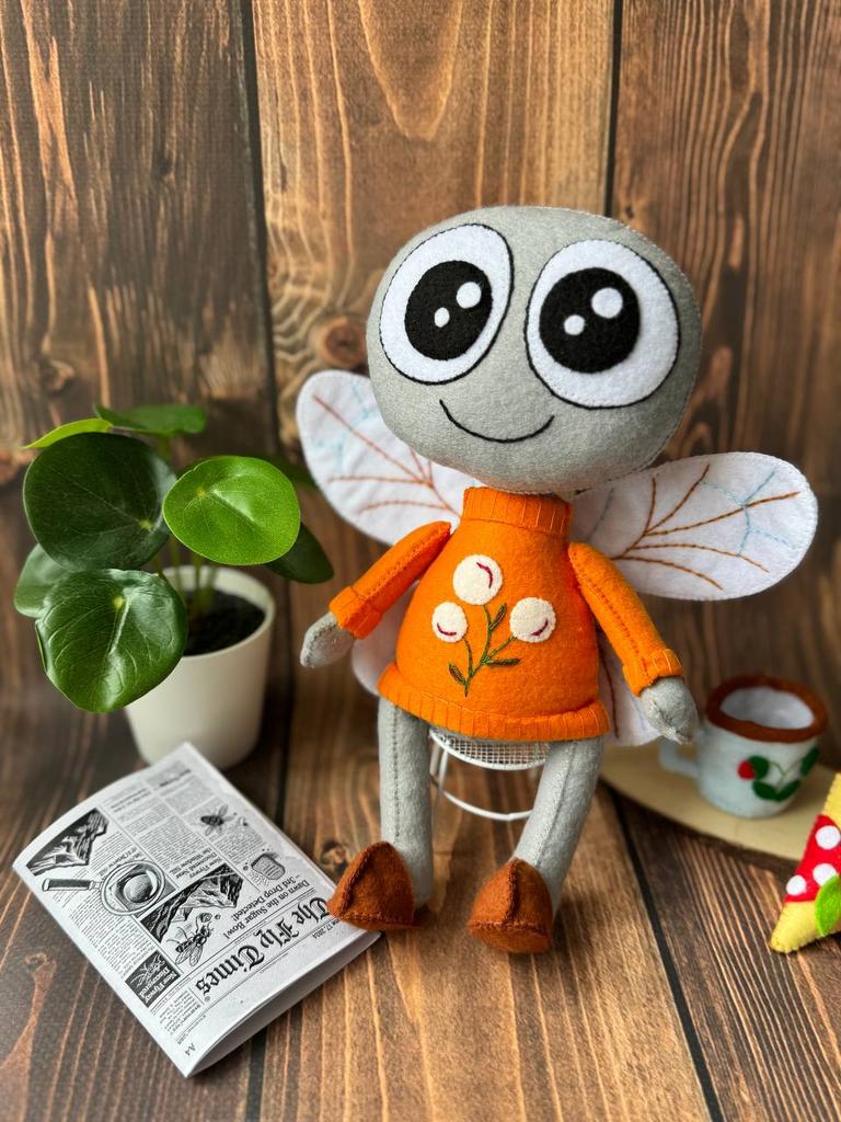 Выкройка + описание  «МУХА в тапочках»