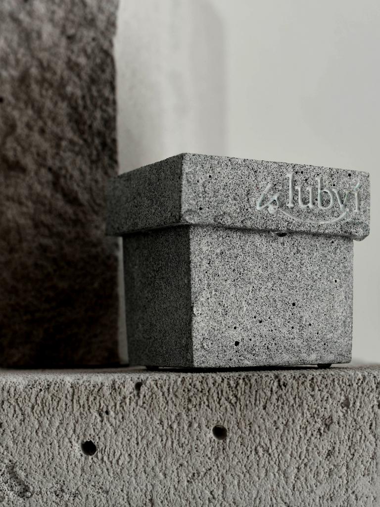 Свеча V KUBE London