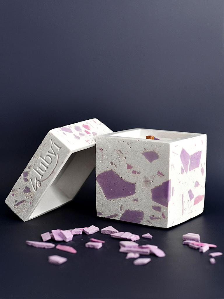 Свеча V KUBE Chernichniy poceluy