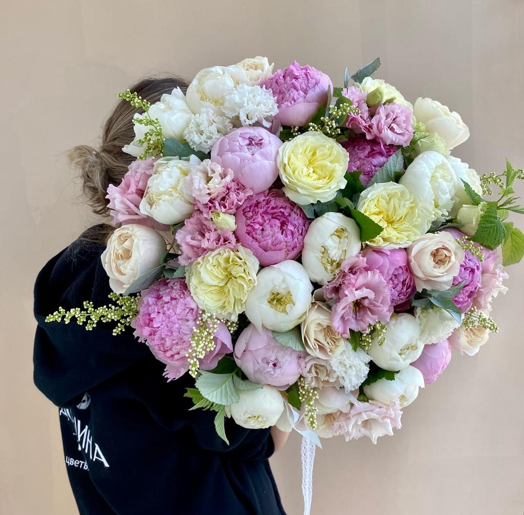 СБОРНЫЙ БУКЕТ С ПИОНАМИ