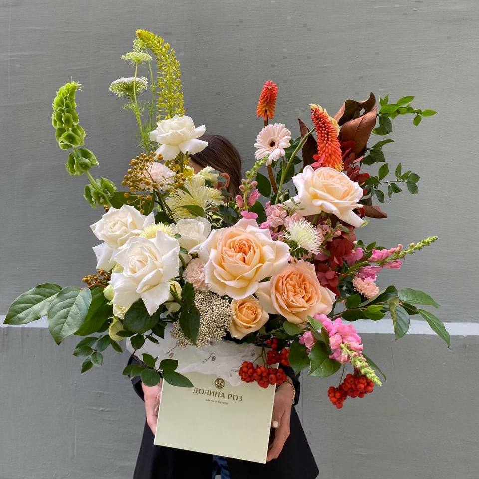 СБОРНАЯ КОМПОЗИЦИЯ В КОРОБКЕ