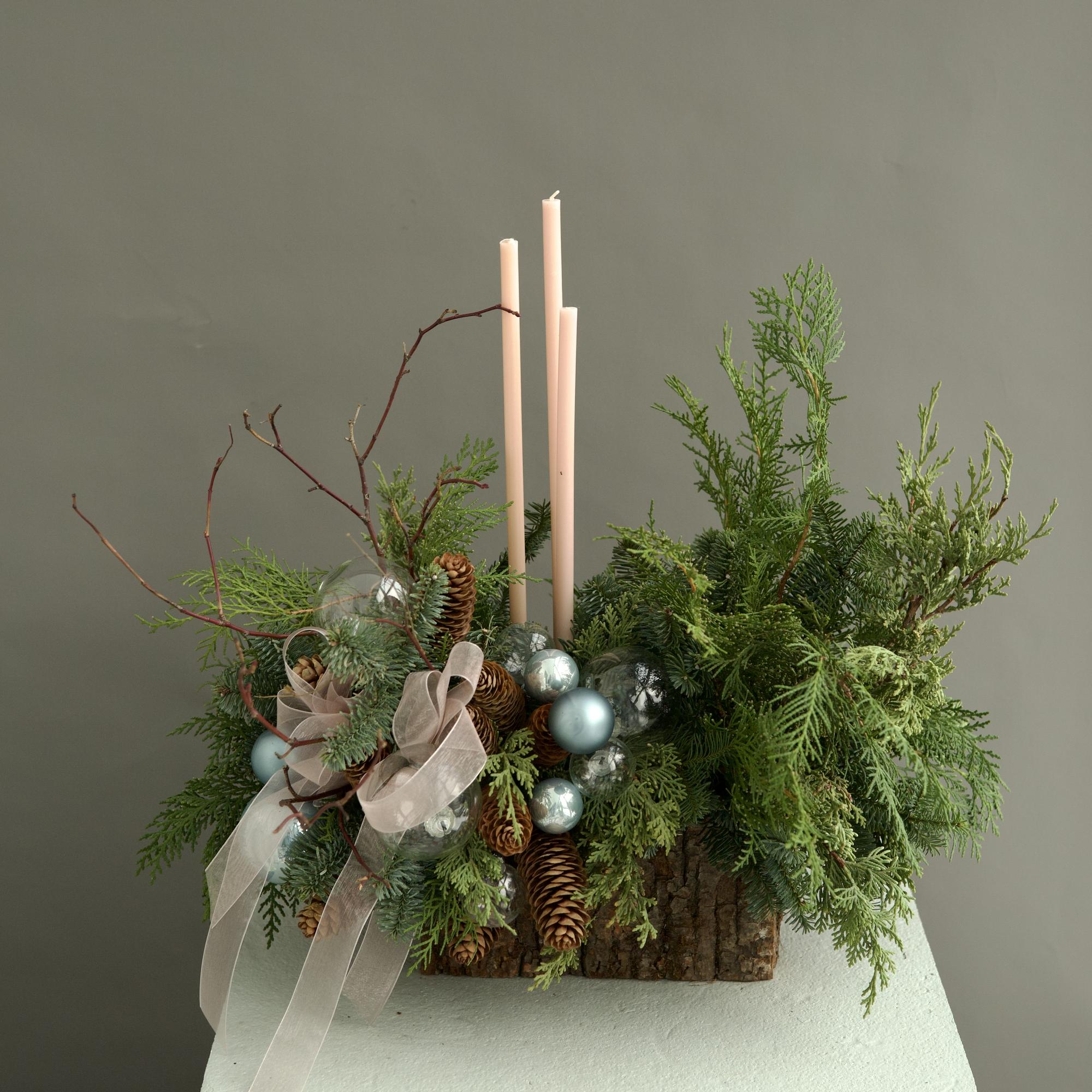 КОМПОЗИЦИЯ В ДЕРЕВЯННОМ ЯЩИКЕ СО СВЕЧАМИ