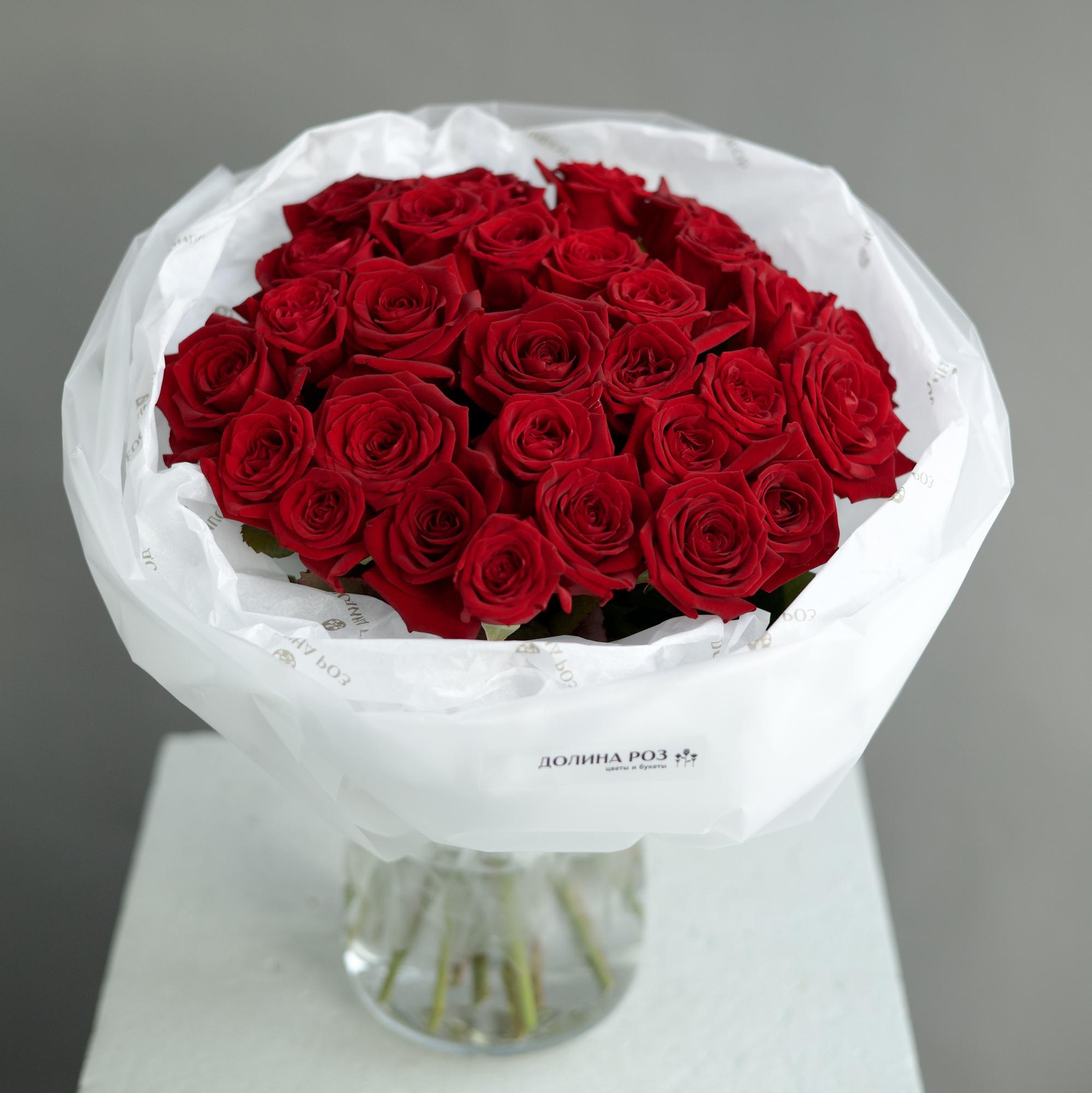 МОНО-БУКЕТ ИЗ 29 РОЗ СОРТА "РЕД НАОМИ"