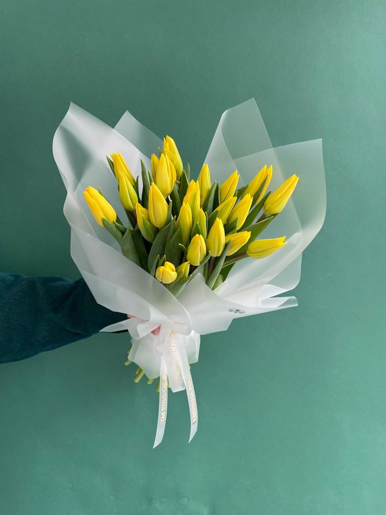 МОНО-БУКЕТ ИЗ  25 ЖЕЛТЫХ ТЮЛЬПАНОВ