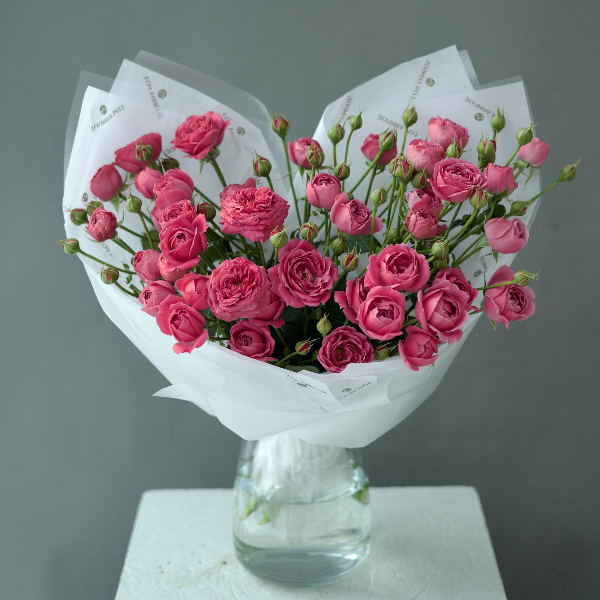 МОНО-БУКЕТ ИЗ КУСТОВЫХ РОЗ СОРТА "МИСТИ БАББЛС"