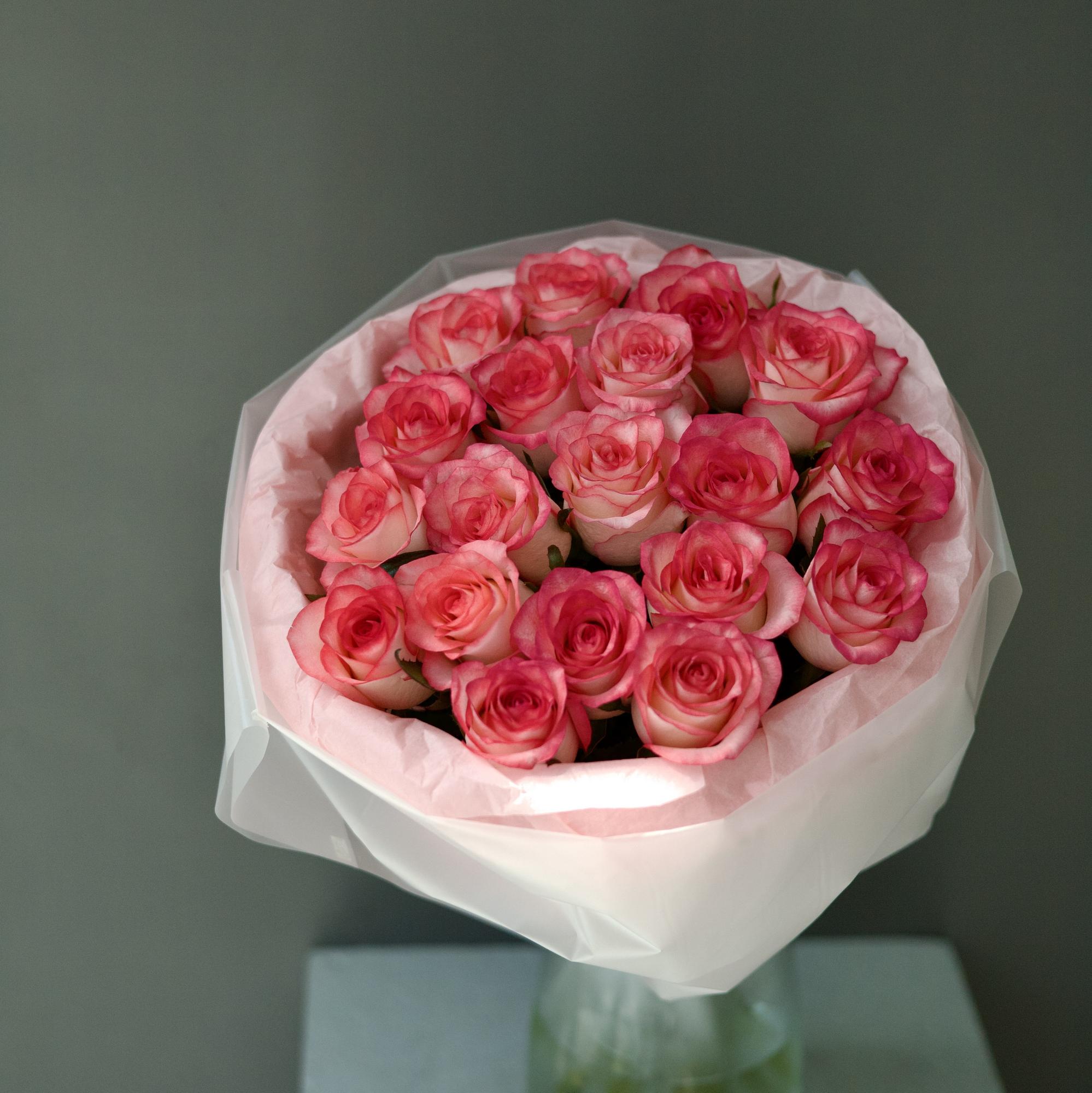 МОНО-БУКЕТ ИЗ 19 РОЗ СОРТА "ДЖУМИЛИЯ"