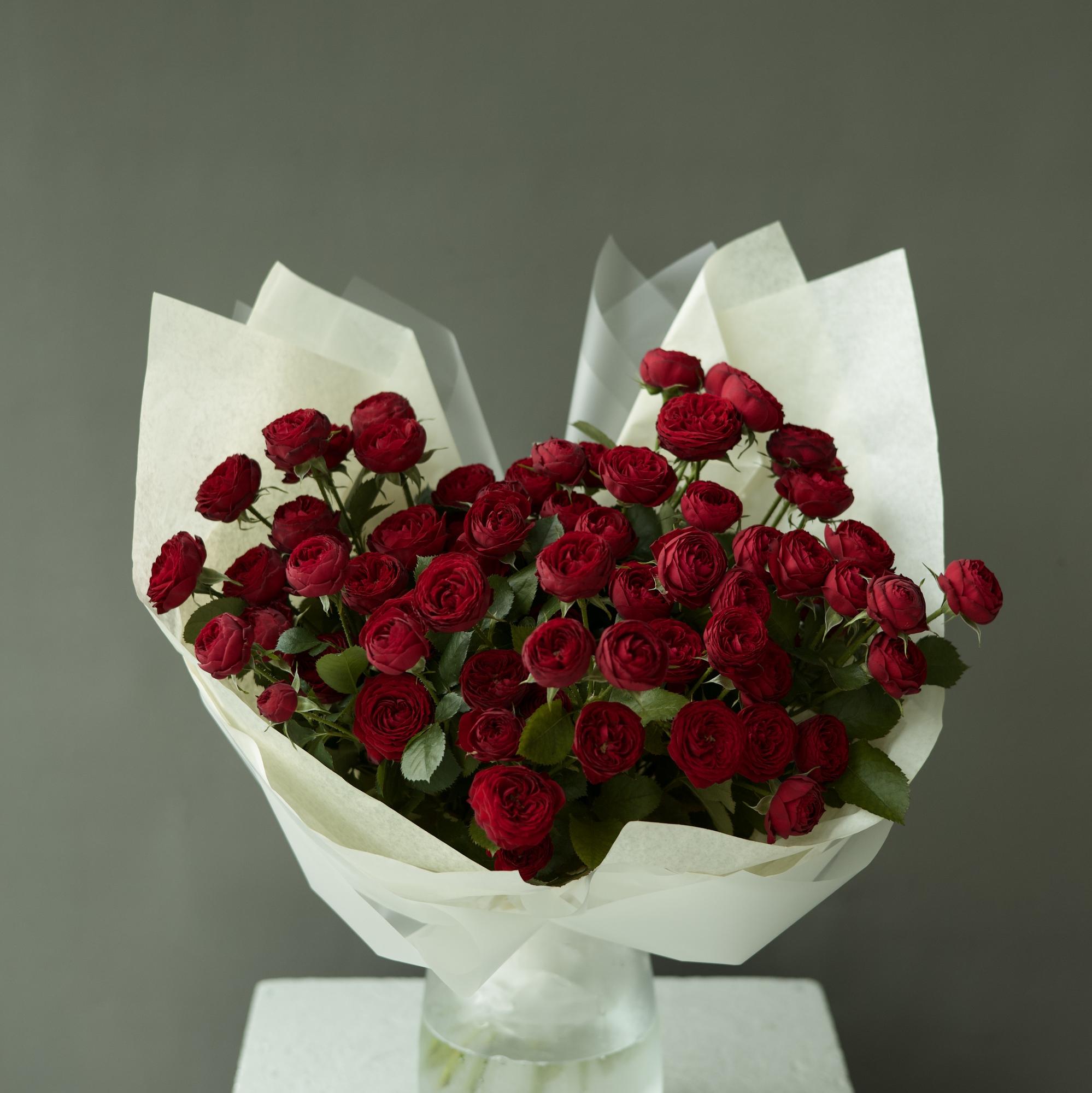 МОНО - БУКЕТ ИЗ КУСТОВЫХ РОЗ  "МАРУН"