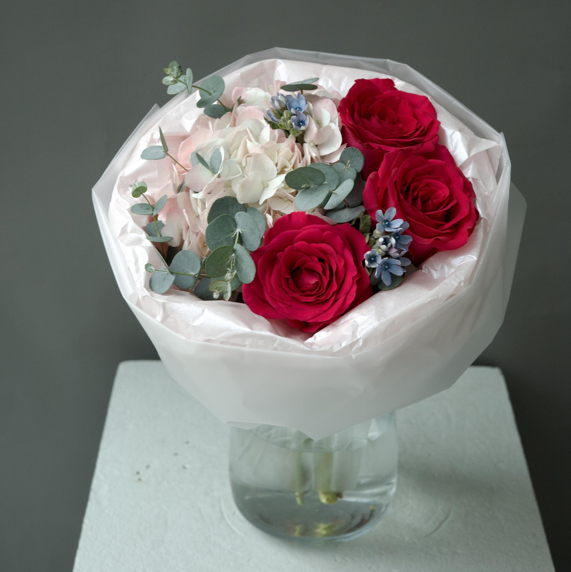 БУКЕТ СБОРНЫЙ В ЯРКОЙ ГАММЕ